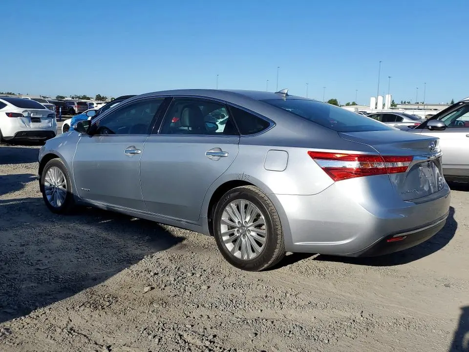 2015 TOYOTA AVALON   
