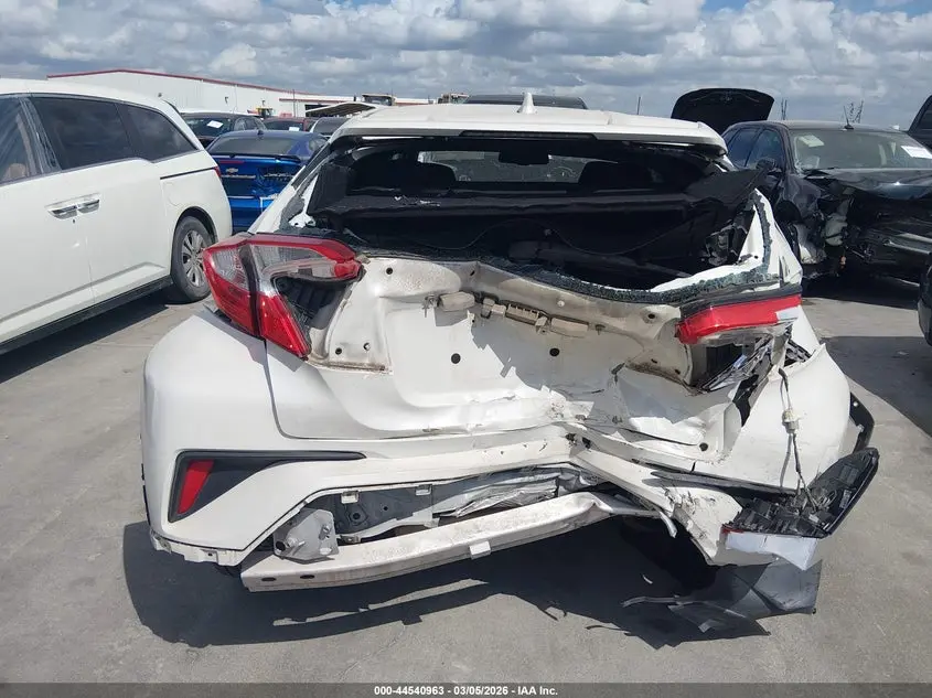2018 TOYOTA C-HR XLE
