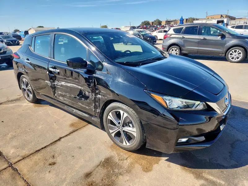 2021 NISSAN LEAF SV  