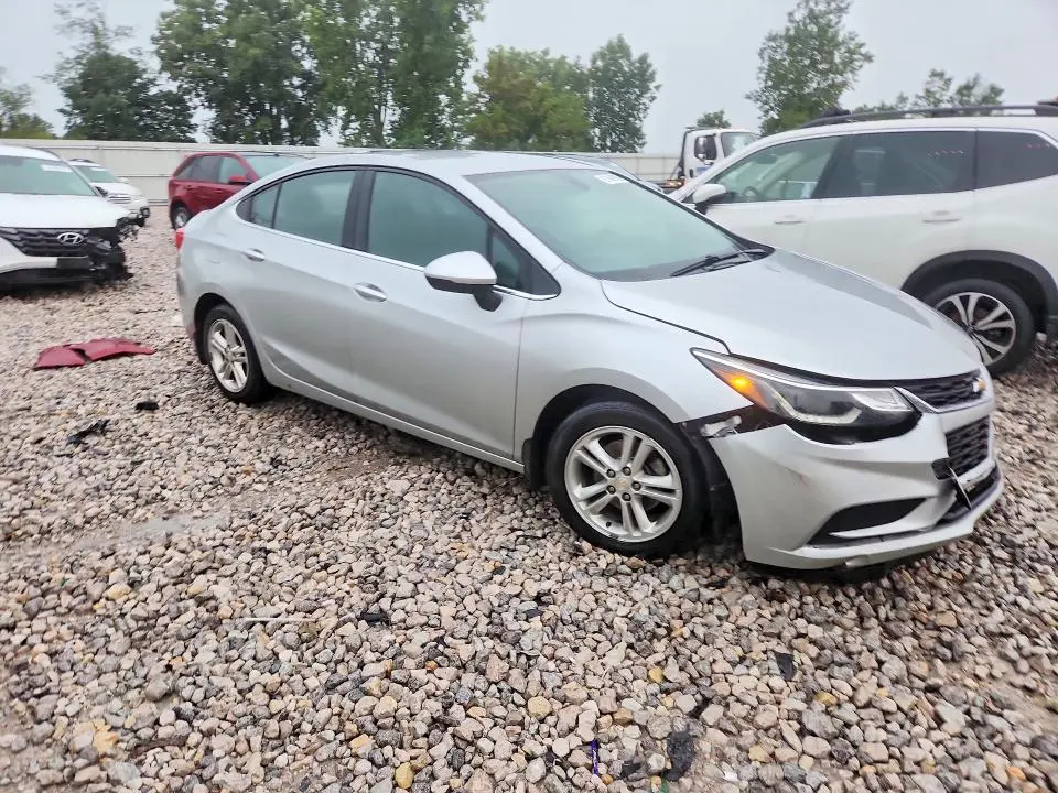 2017 CHEVROLET CRUZE LT  