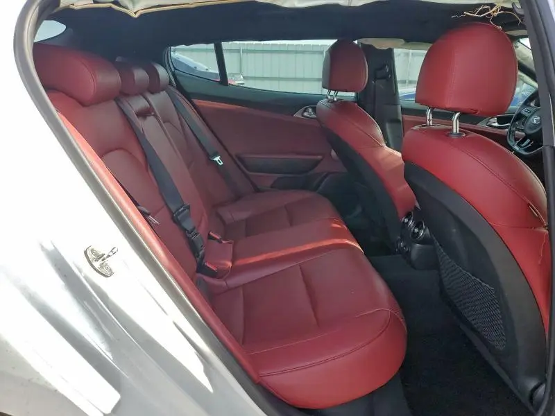 2019 KIA STINGER GT1  