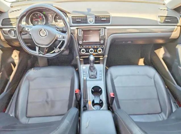 2017 VOLKSWAGEN PASSAT SE  