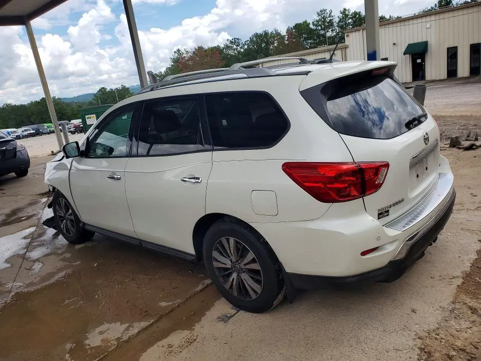 2017 NISSAN PATHFINDER SL  