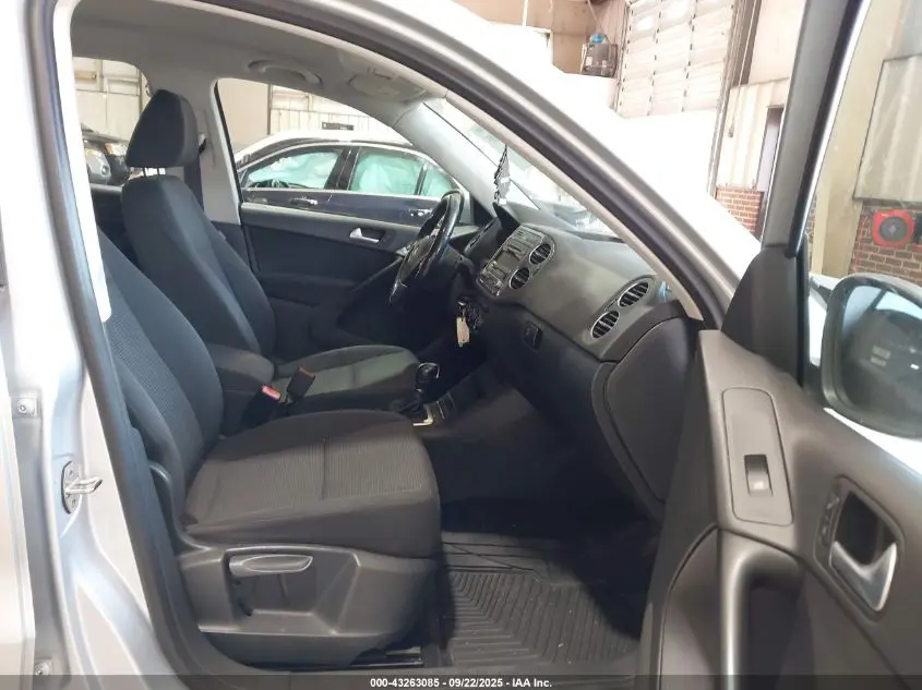 2013 VOLKSWAGEN TIGUAN S