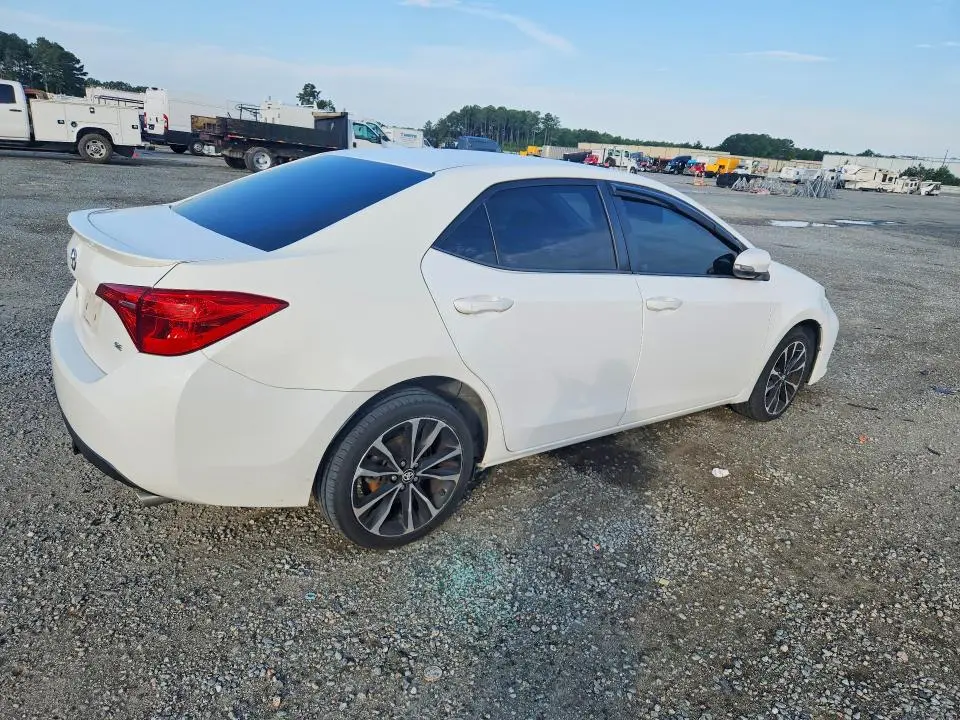 2018 TOYOTA COROLLA SE  