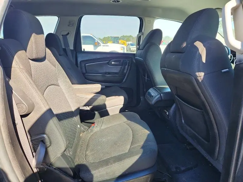 2010 CHEVROLET TRAVERSE LT  