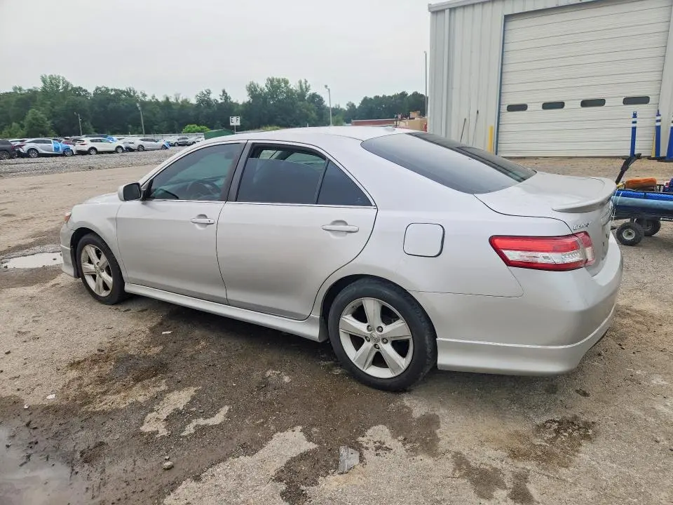 2010 TOYOTA CAMRY SE  