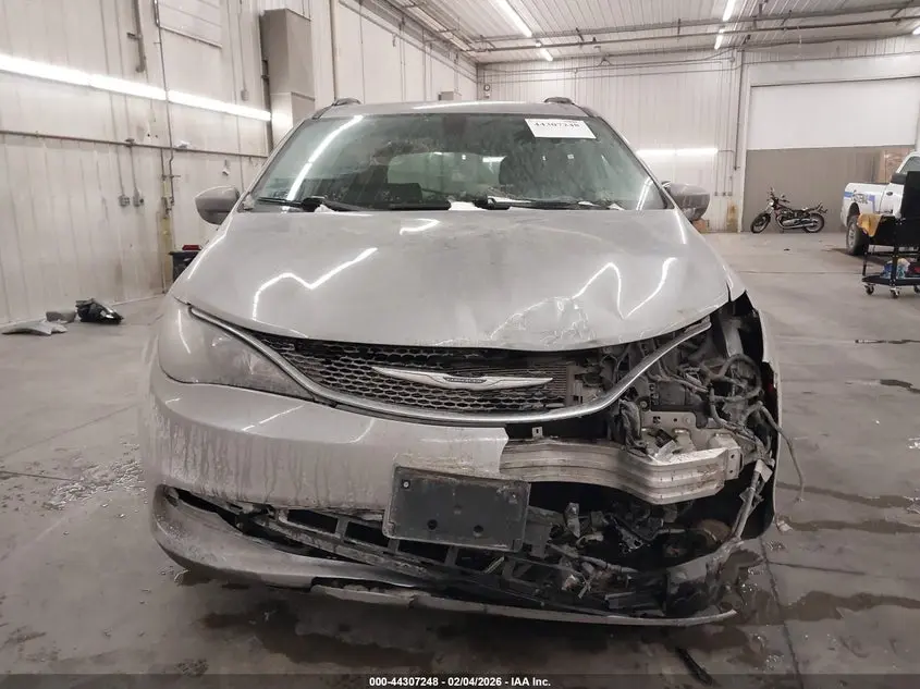 2020 CHRYSLER VOYAGER LXI