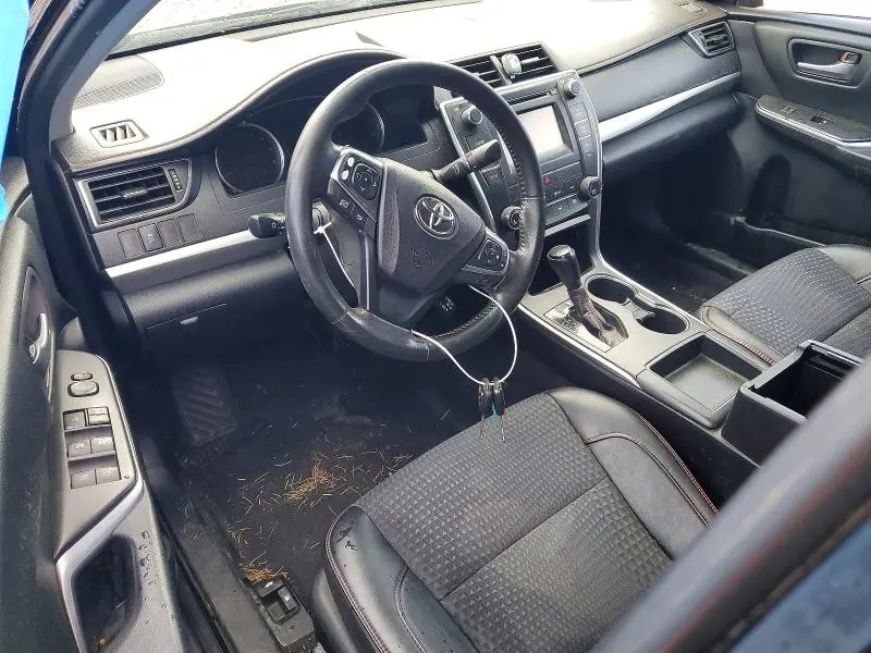 2015 TOYOTA CAMRY SE  