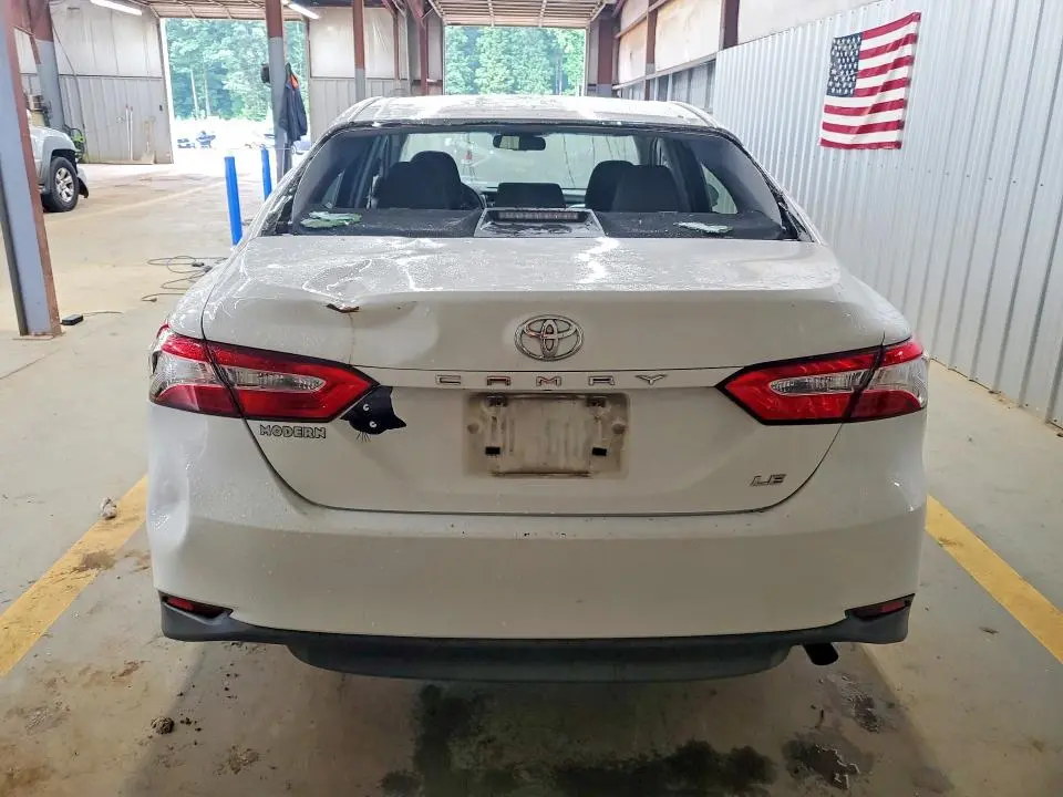 2018 TOYOTA CAMRY LE  