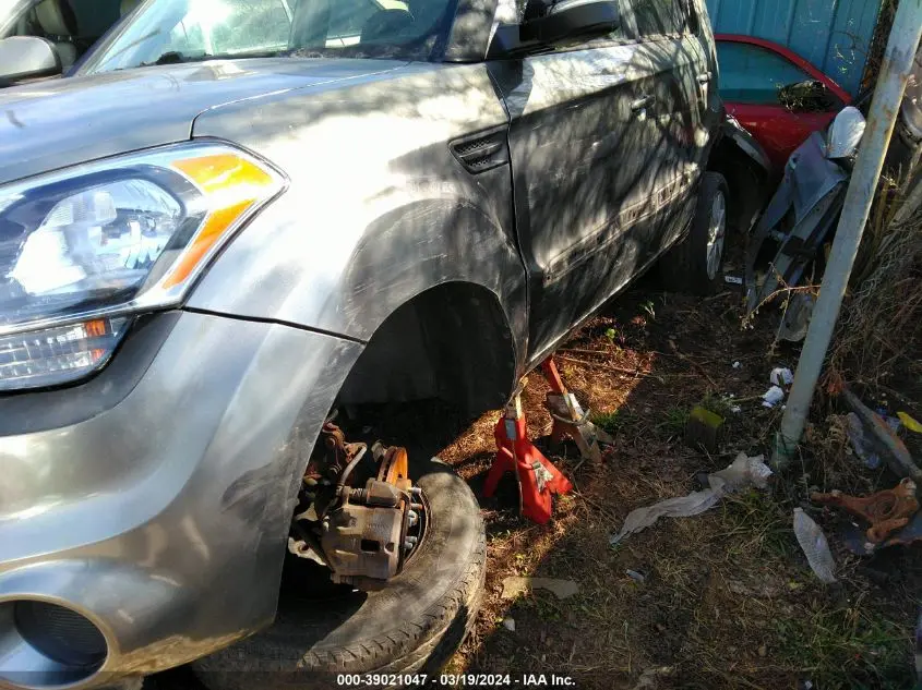 2013 KIA SOUL +