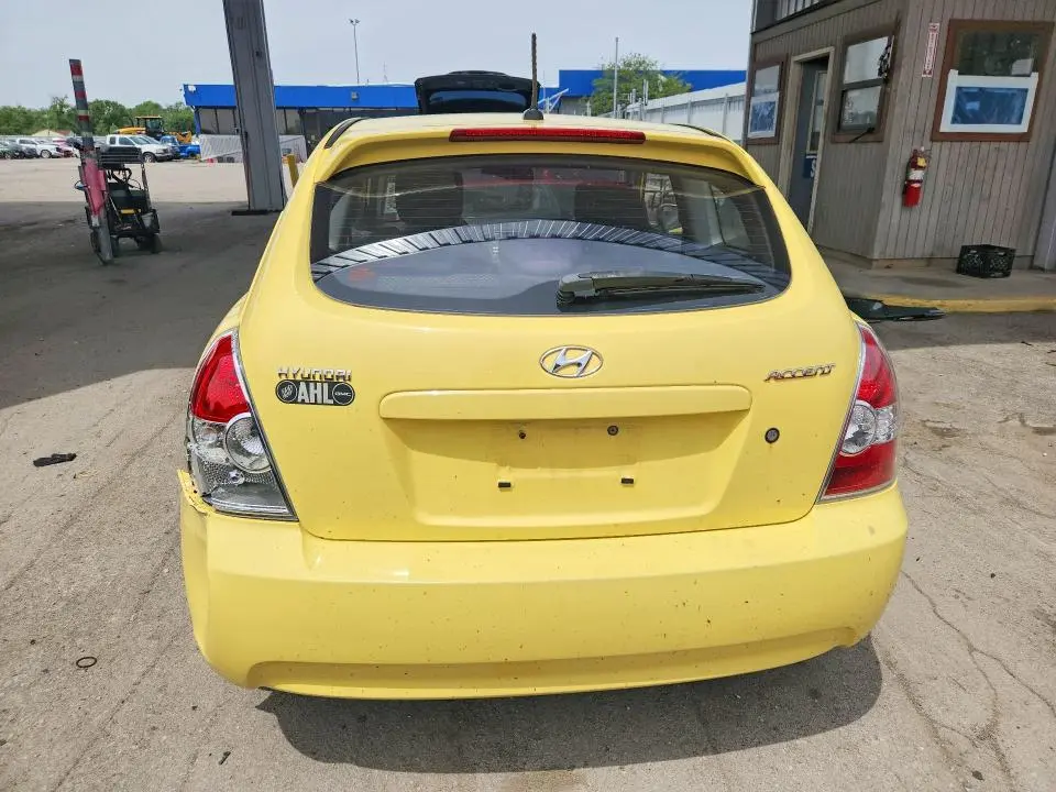 2010 HYUNDAI ACCENT GS  