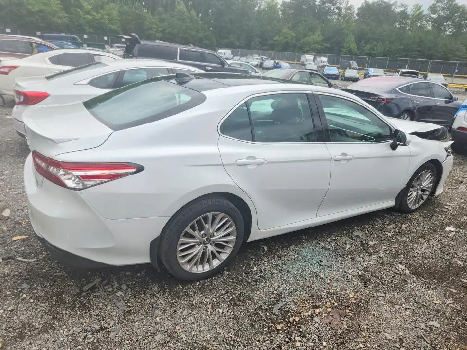 2018 TOYOTA CAMRY XLE V6  