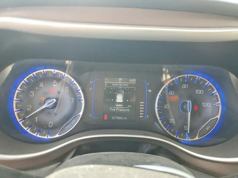 2021 CHRYSLER VOYAGER LXI  