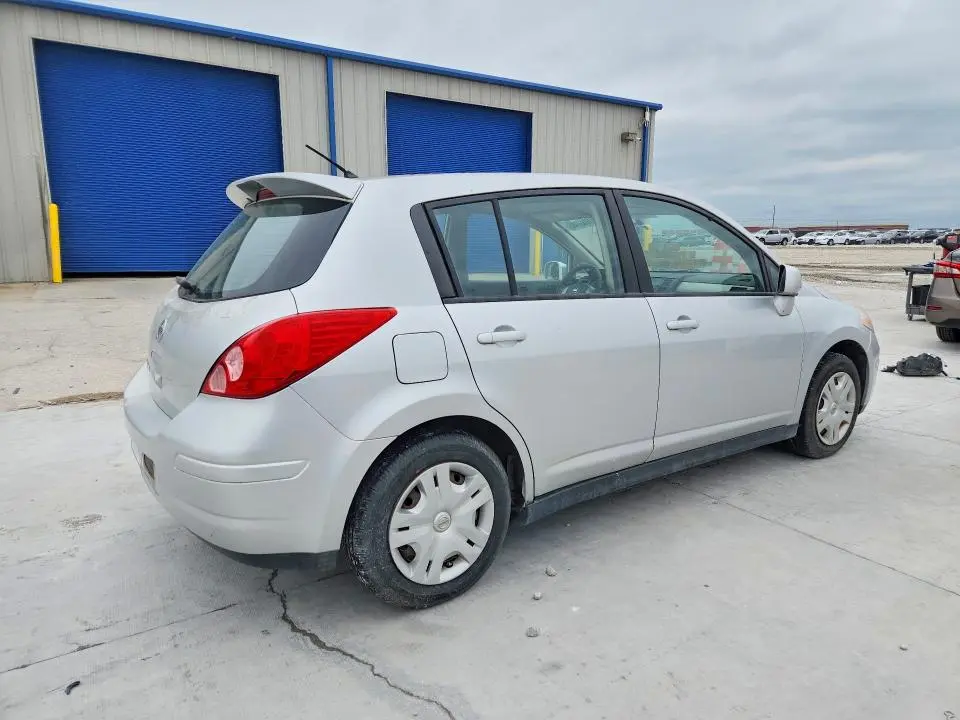 2011 NISSAN VERSA 1.8 S  
