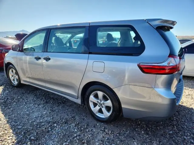 2018 TOYOTA SIENNA L  