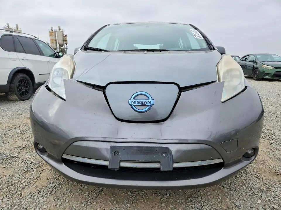 2015 NISSAN LEAF S  