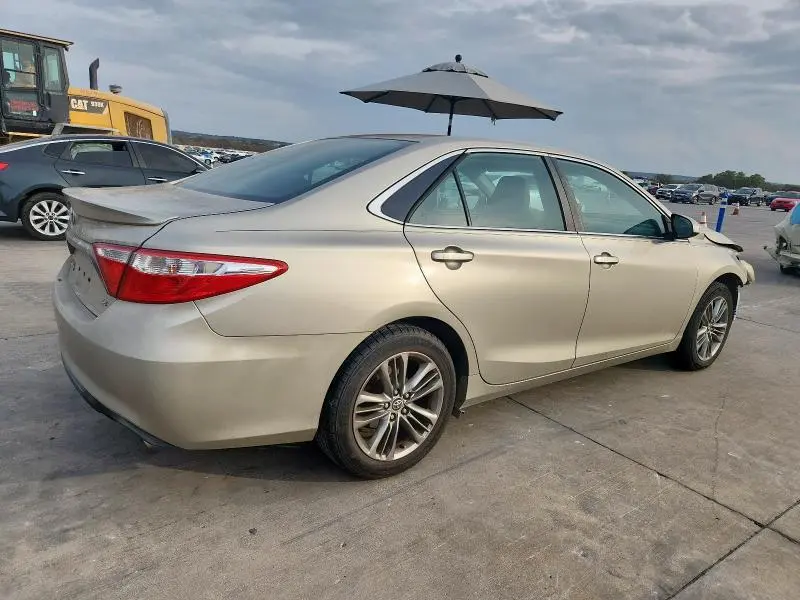 2015 TOYOTA CAMRY LE  