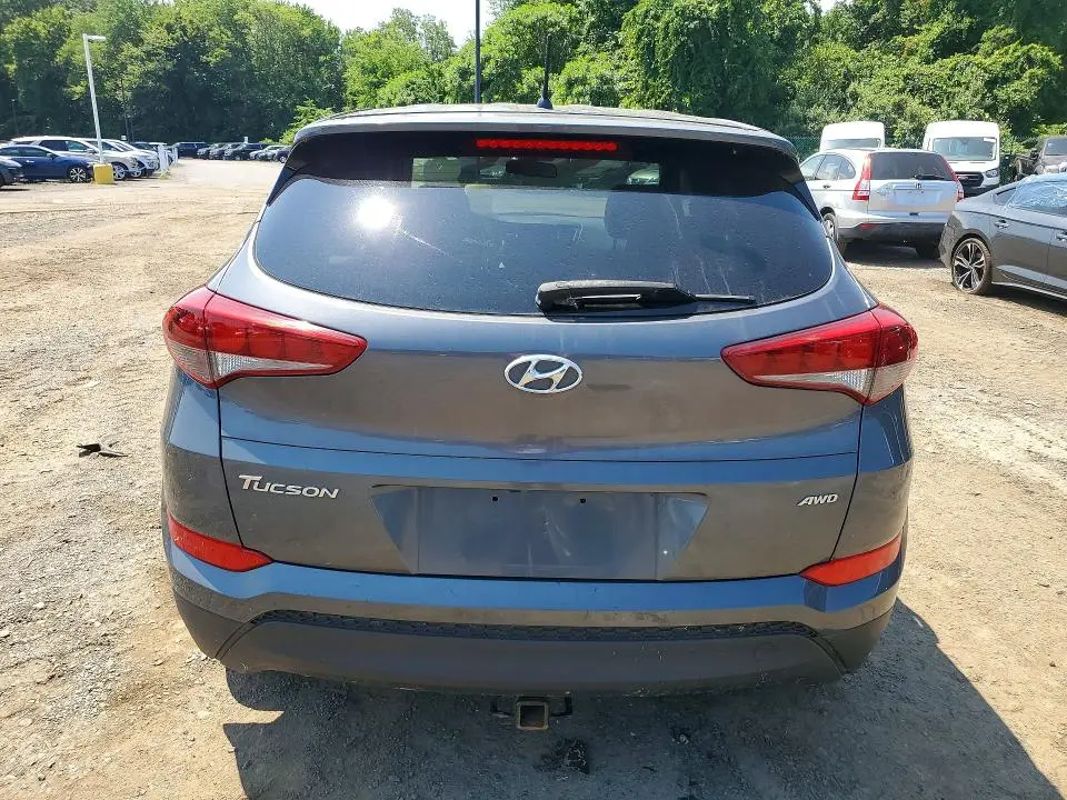 2018 HYUNDAI TUCSON SE  