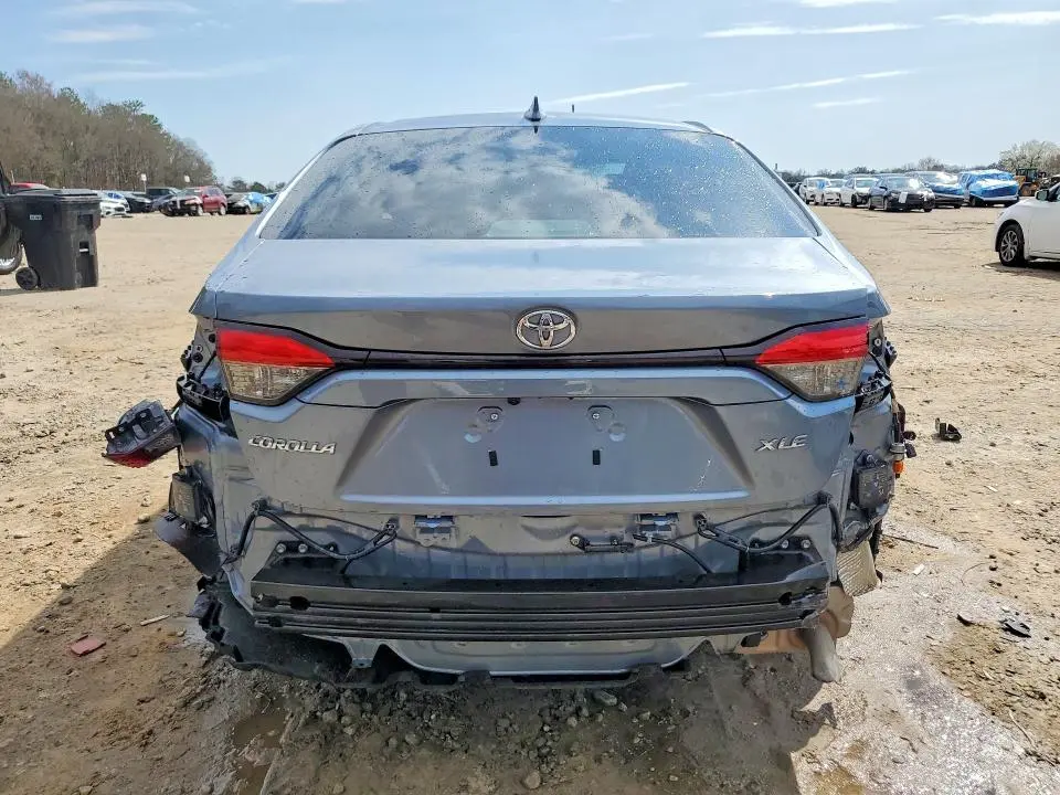2021 TOYOTA COROLLA XLE  
