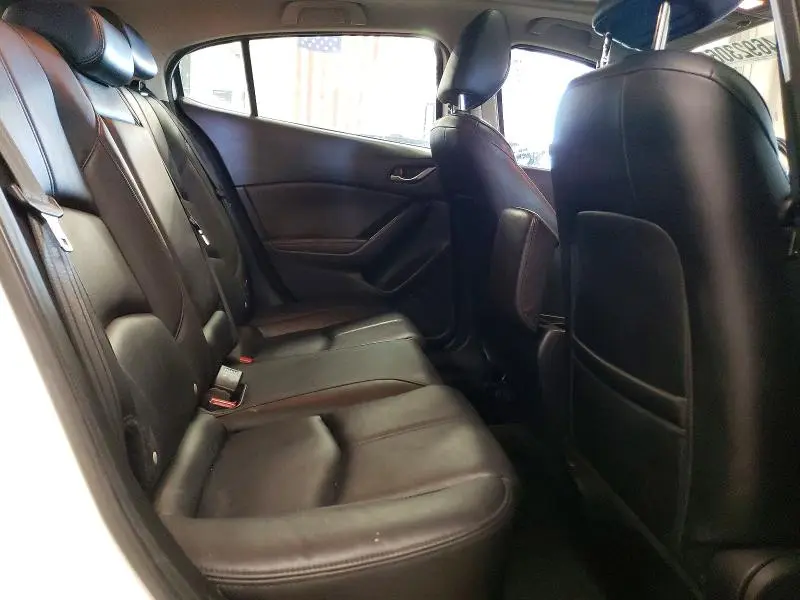 2018 MAZDA 3 TOURING  