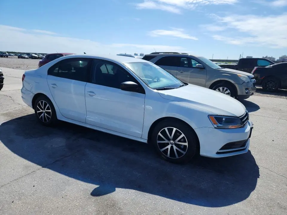 2016 VOLKSWAGEN JETTA SE  