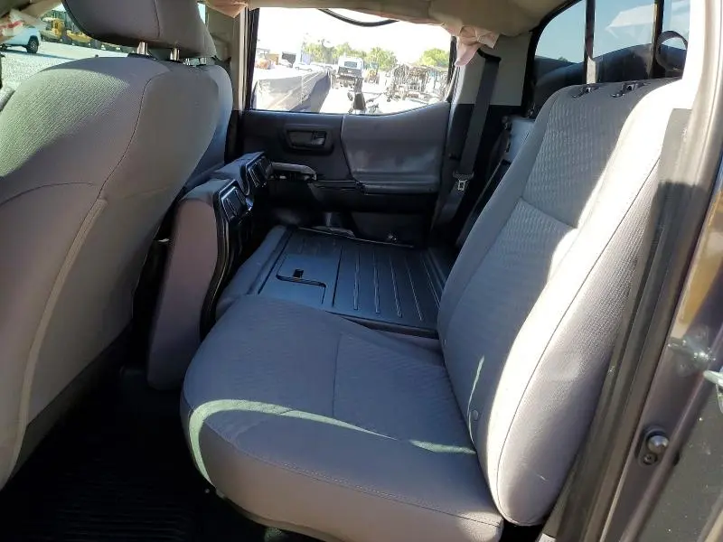 2020 TOYOTA TACOMA SR5 V6  