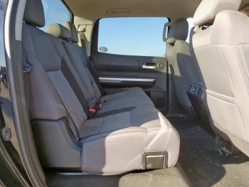 2016 TOYOTA TUNDRA CREWMAX SR5  