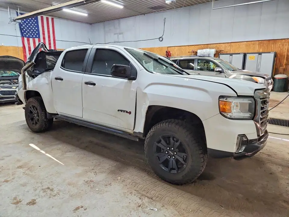 2022 GMC CANYON AT4  