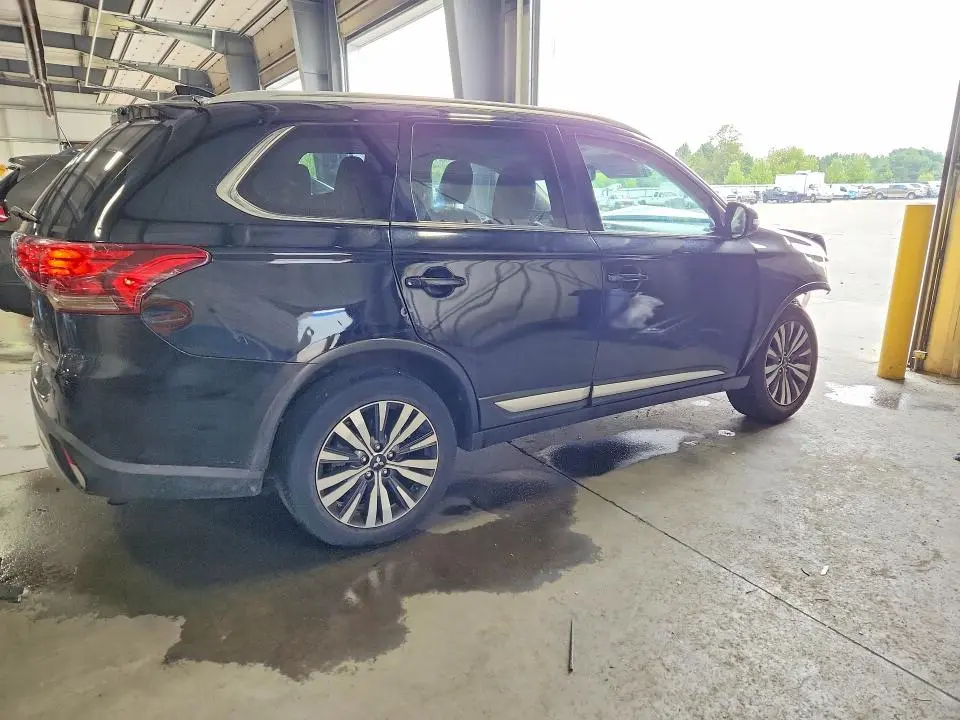 2020 MITSUBISHI OUTLANDER SE  