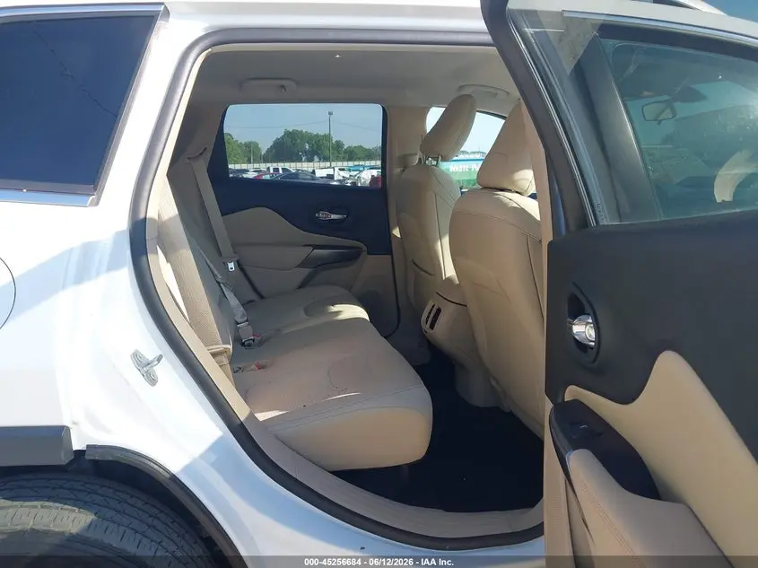 2019 JEEP CHEROKEE LATITUDE FWD