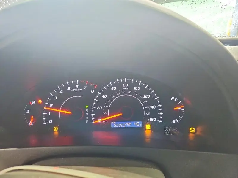 2010 TOYOTA CAMRY LE V6  