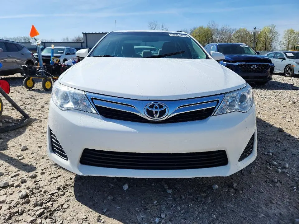 2013 TOYOTA CAMRY LE  