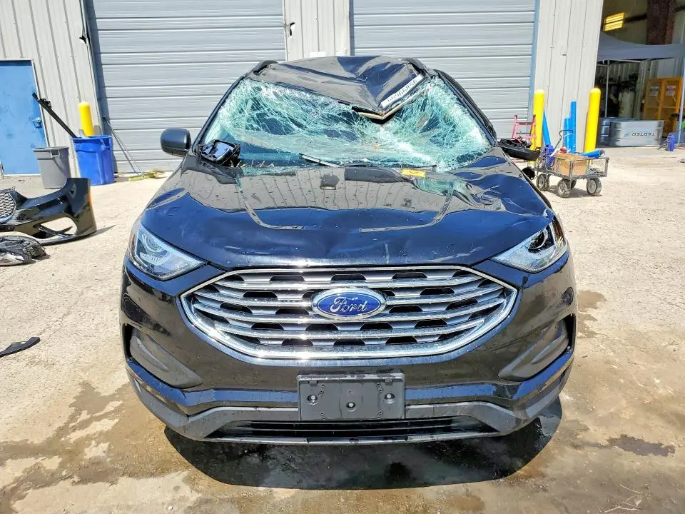 2021 FORD EDGE SE  