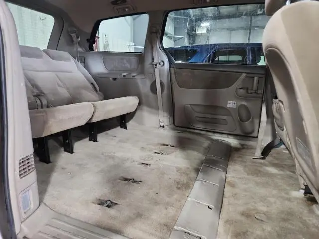 2010 TOYOTA SIENNA CE  