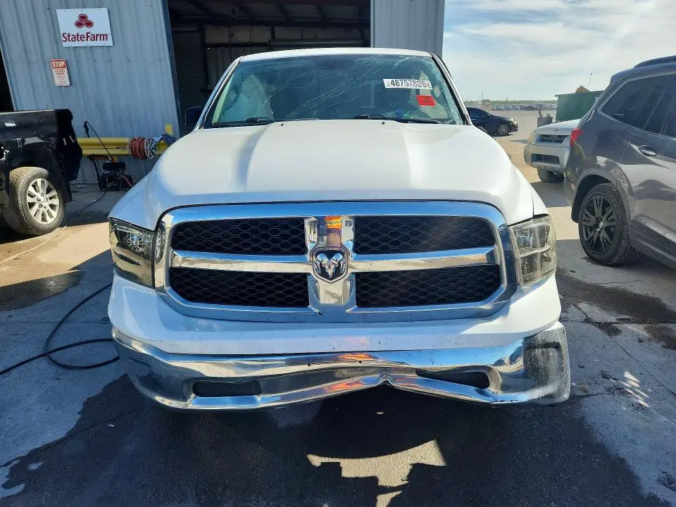 2018 RAM 1500 SLT  