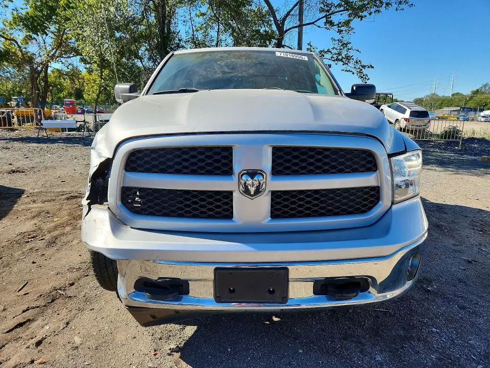2016 RAM 1500 SLT  