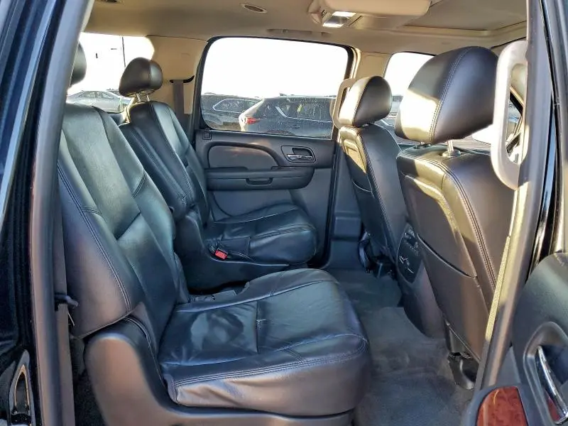 2010 CHEVROLET SUBURBAN C1500 LTZ  