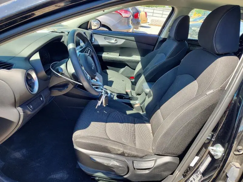 2024 KIA FORTE LX  