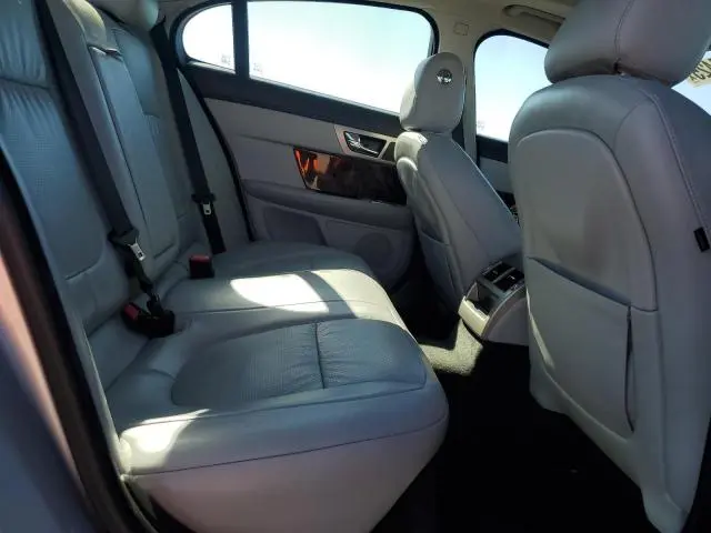 2010 JAGUAR XF PREMIUM  