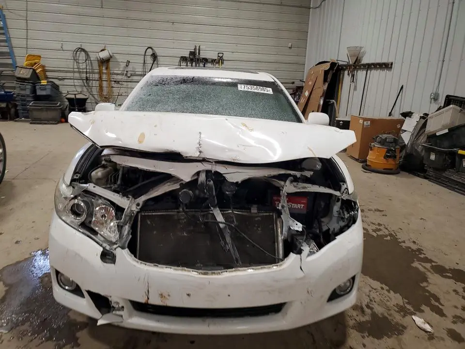 2011 TOYOTA CAMRY XLE  