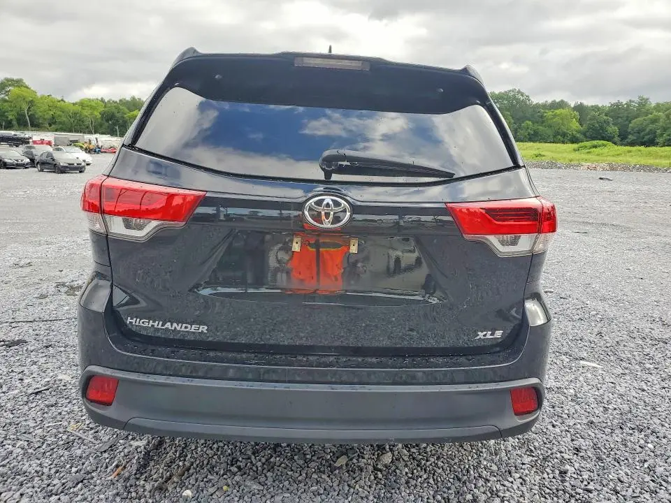 2019 TOYOTA HIGHLANDER XLE  