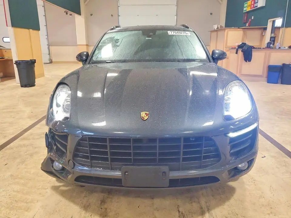 2018 PORSCHE MACAN   