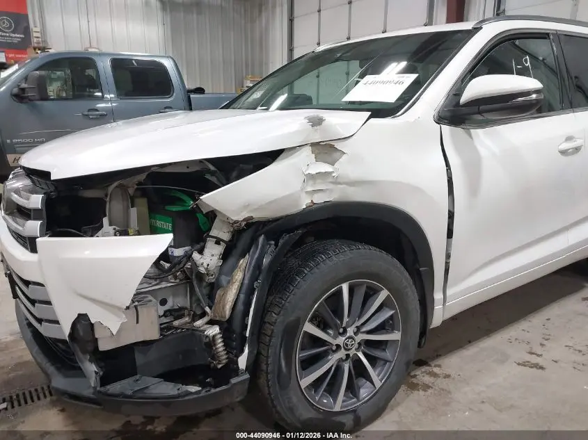 2017 TOYOTA HIGHLANDER XLE