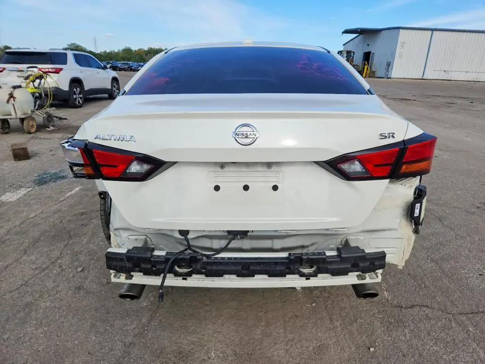 2021 NISSAN ALTIMA SR  