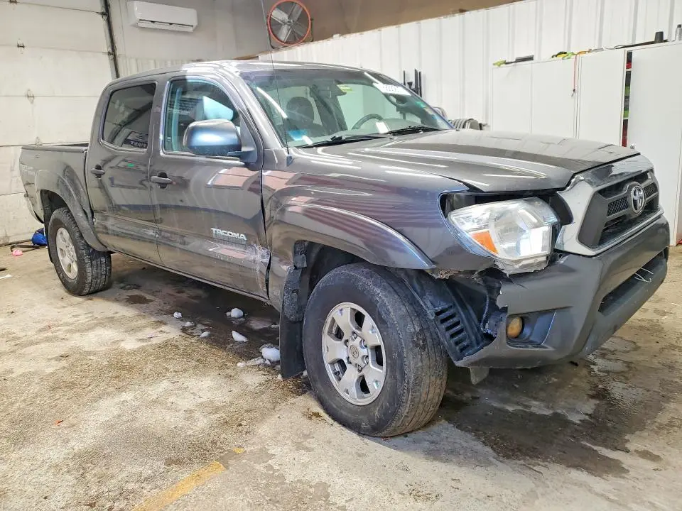 2015 TOYOTA TACOMA V6  