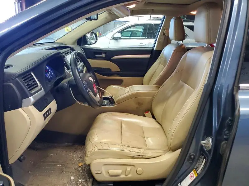 2014 TOYOTA HIGHLANDER XLE  