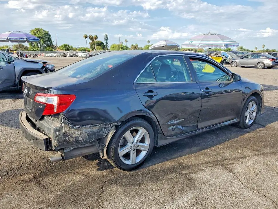 2014 TOYOTA CAMRY SE  