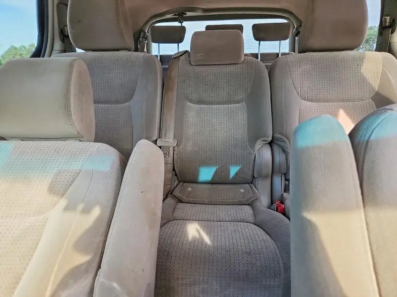 2010 TOYOTA SIENNA LE 8-PASSENGER  