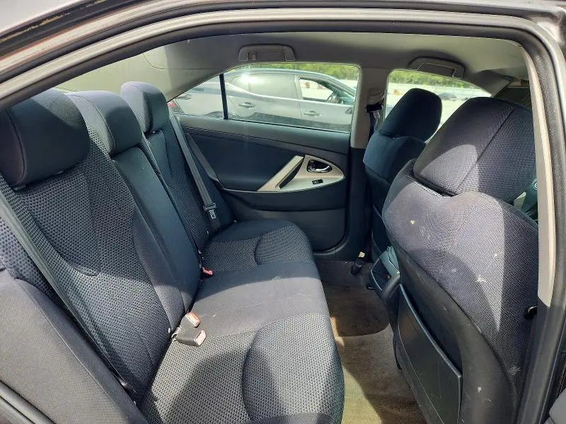2010 TOYOTA CAMRY SE  